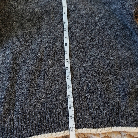 SHEIN Sweater - Picture 12 of 16